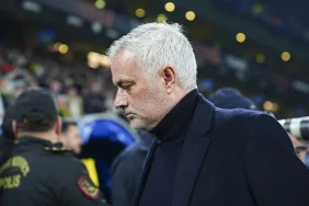 Jose_Mourinho_genc_yldz_adayna_ovguler_yagdrd___On_1739482160